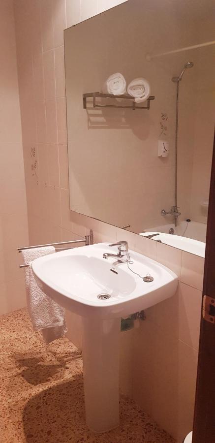 Hostal Braseria Tivissa Ngoại thất bức ảnh