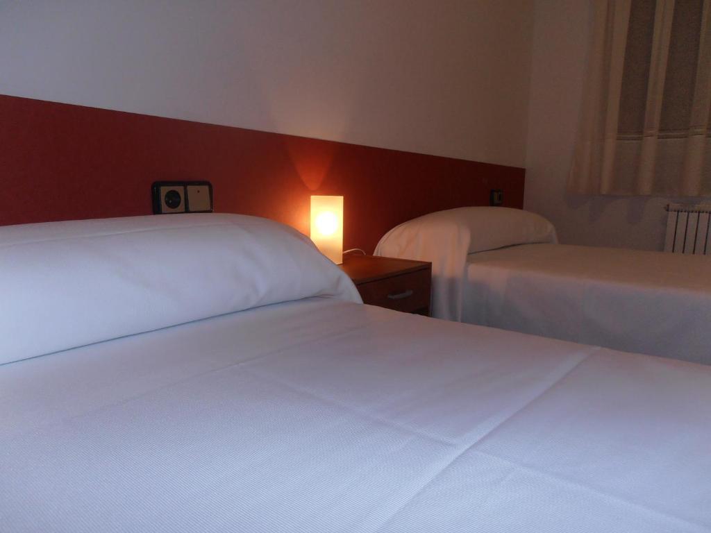 Hostal Braseria Tivissa Phòng bức ảnh